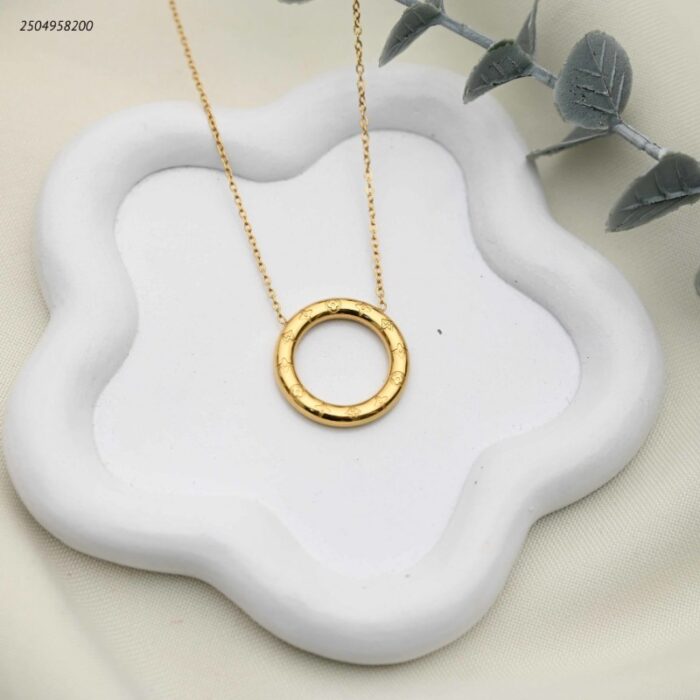 103391954_68e2e6f40500c سلسال يتميز بسلسال دائرية ثلاثية الأبعاد لون ذهبي - الصورة 1