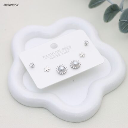 طقم حلوق ورود مع لولو لون فضي