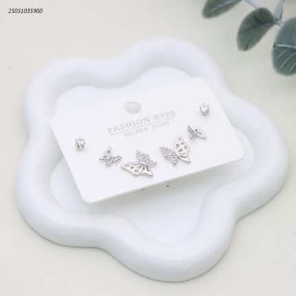 طقم حلوق مجموعة فراشات لون فضي