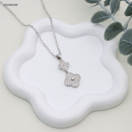 سلسال ماركة وردتين رباعيات متدليات لون فضي