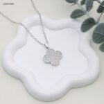 سلسال ماركة وردة رباعية مع زركون لون فضي