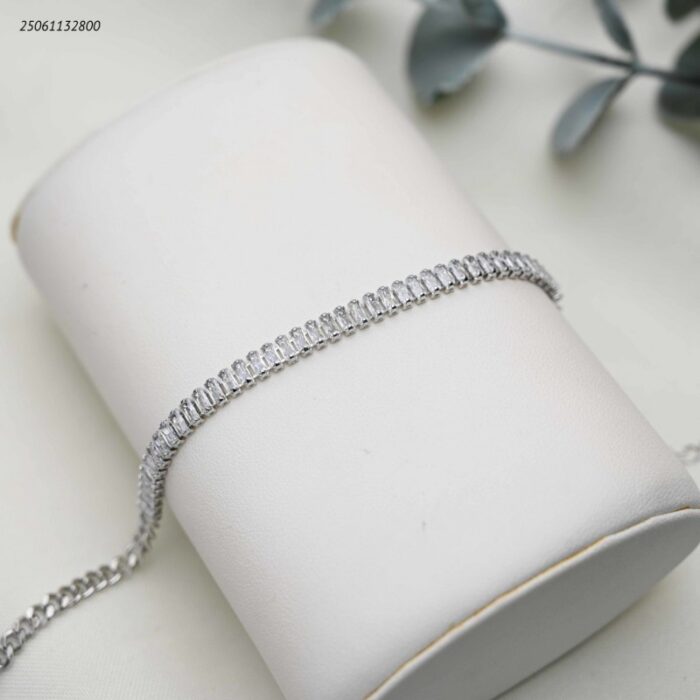 103392283_68e2e80be32c5 خلخال خرز شكل تنس لون فضي - الصورة 1