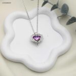 سلسال قلب بأجنحة مرصعة بالزركون وحجر كريستال بنفسجي لون فضي