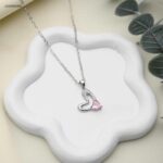 سلسال بتعليقة قلب مرصعة بالزركون الوردي والأبيض لون فضي