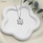 سلسال ورقة برسيم رباعي مع زركون لون فضي