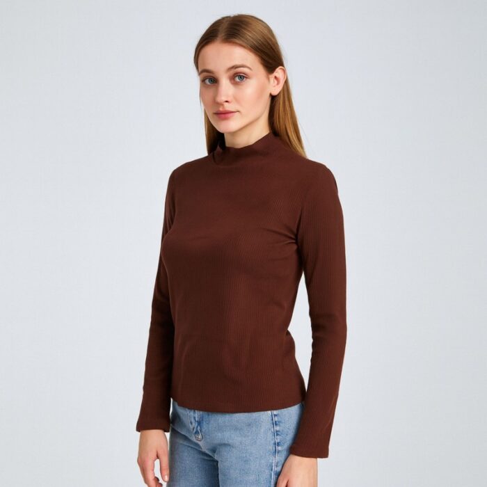 103392485_68e5418297bda بلوزه قطن ستاتية كم طويل نصف قبة جولف لون بني - الصورة 1