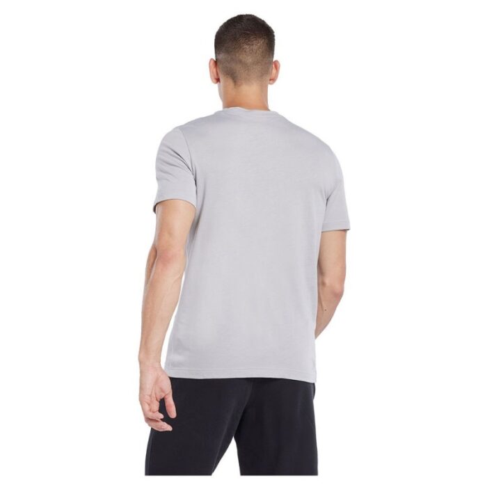 ⁦Reebok Graphic Series Vector T-Shirt‏ تيشيرت سكني من ريبوك للرجال⁩ - الصورة ⁦3⁩