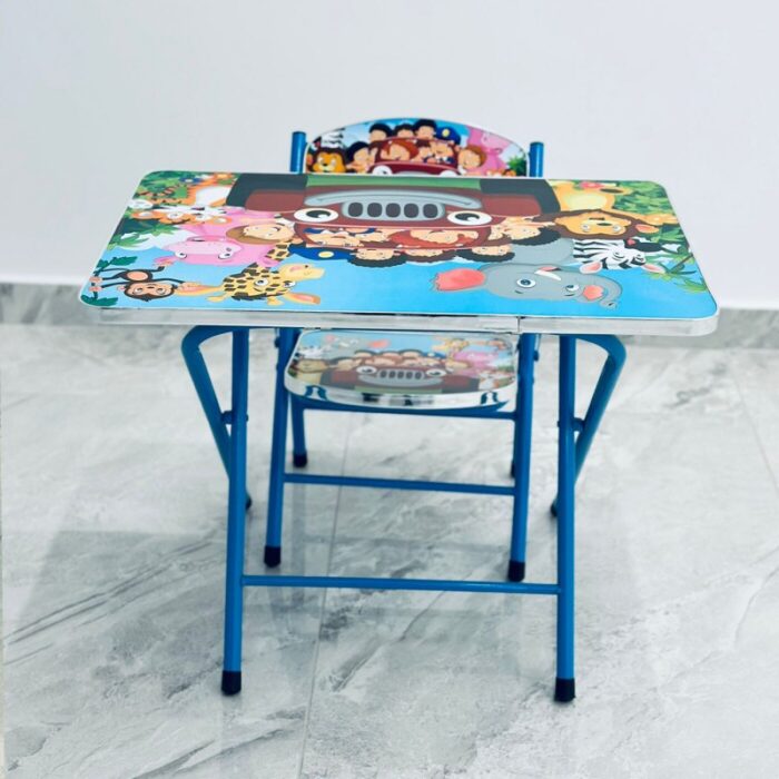 ⁦طاولة مع كرسي للأطفال لون أزرق بتصميم سيارة⁩ - الصورة ⁦8⁩