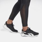 ⁦Reebok Women's Sport Lux Perform Leggings- بنطلون ضيق ريبوك سبورت لوكس بيرفورم للنساء لون أسود⁩ - الصورة ⁦4⁩