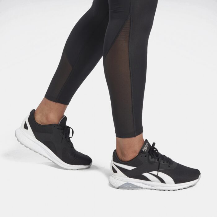 ⁦Reebok Women's Sport Lux Perform Leggings- بنطلون ضيق ريبوك سبورت لوكس بيرفورم للنساء لون أسود⁩ - الصورة ⁦4⁩