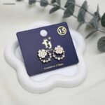 حلق على شكل وردة ملونة لون ذهبي