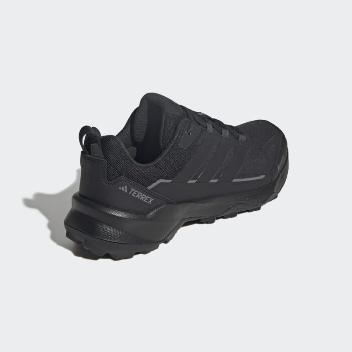 ⁦adidas Men's Terrex Skychaser AX5 GORE-TEX Hiking Shoes - Black⁩ - الصورة ⁦7⁩
