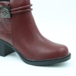 جزمة مع كعب للنساء لون عنابي