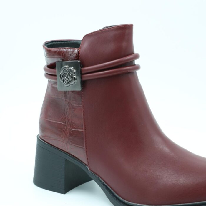 ⁦جزمة مع كعب للنساء لون عنابي⁩ - الصورة ⁦2⁩