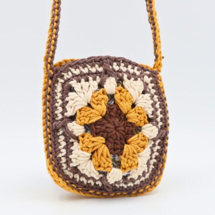 شنطة مربعة لون كموني - نكشة فن