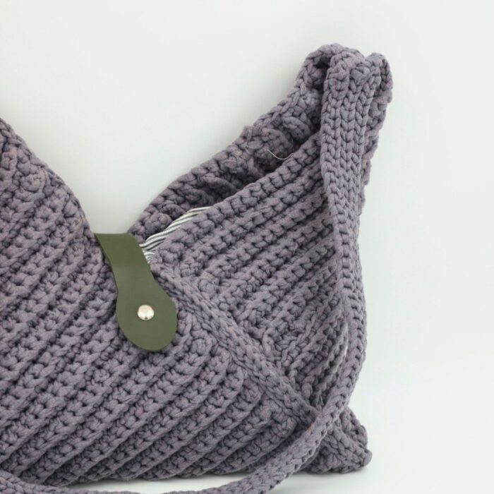 ⁦شنطة كروشية لف لون سكني - نكشة فن⁩ - الصورة ⁦3⁩