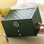 منظم اكسسوارات جلد كبير لون أخضر