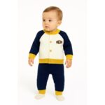 طقم صوف ولادي لون أصفر وكحلي