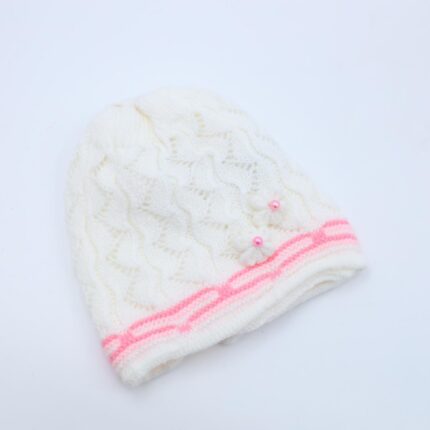 طاقية للأطفال لون أبيض