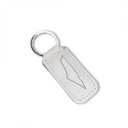 مدالية أنيقة بشكل خارطة فلسطين مصنوعة من الجلد الطبيعي لون سكني