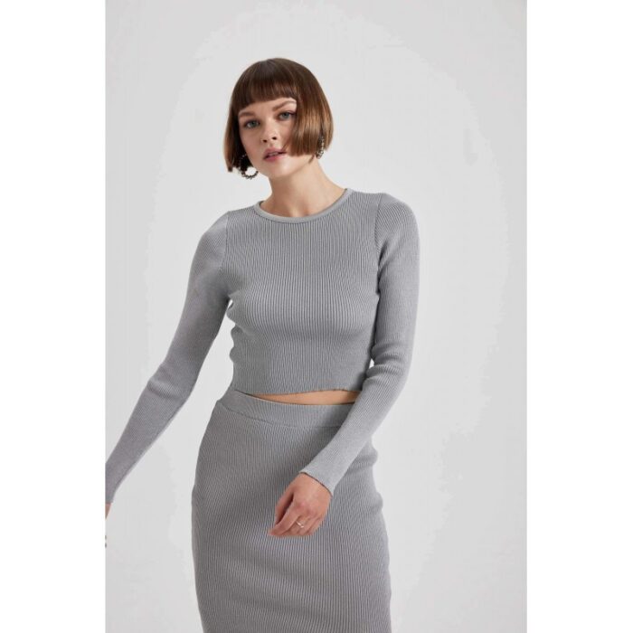 ⁦طقم ستاتي لون سكني مع لمعة تنورة وبلوزة defacto⁩ - الصورة ⁦3⁩