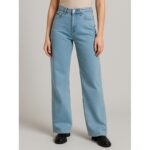 ⁦بنطلون جينز ستاتي أزرق فاتح⁩ - الصورة ⁦2⁩