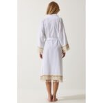 جاكيت ستاتي طويل لون أبيض نقشة بيج