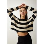 ⁦بلوزة ستاتي شتوي لون أسود مخطط بيج Happiness İstanbul⁩ - الصورة ⁦2⁩