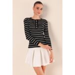 ⁦بلوزة ستاتي أسود مخطط أبيض Bigdart⁩ - الصورة ⁦2⁩