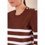 بلوزة ستاتي شتوي لون بني مخطط أبيض Bigdart