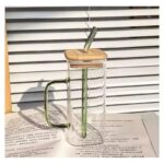 ⁦كاسة زجاج مع مقبض وغطاء خشب بامبو ومصاصة⁩ - الصورة ⁦3⁩