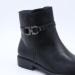 ⁦جزمة نسائية سحاب ساق متوسط الطول لون أسود⁩ - الصورة ⁦3⁩