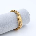 ⁦سوار رجالي لون ذهبي⁩ - الصورة ⁦4⁩