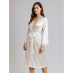 طقم لانجري روب لون أبيض