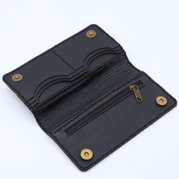 ⁦حقيبة نسائية جلد طبيعي لون أسود مع تطريز⁩ - الصورة ⁦3⁩