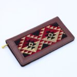 ⁦حقيبة نسائية جلد طبيعي لون بني مع تطريز⁩ - الصورة ⁦4⁩