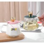 فنجان تاج مع ملعقة