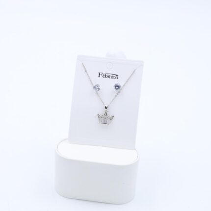 طقم حلق كرستال فضي مع سلسال بتصميم تاج