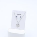 طقم حلق كرستال فضي مع سلسال بتصميم ورقة شجر