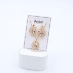 طقم حلق كرستال بتصميم بيضاوي أبيض مع سلسال بتصميم بيضاوي كريستال أبيض لون ذهبي