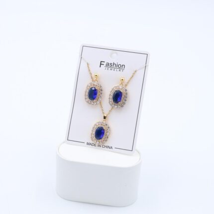 طقم حلق كريستال مع سلسال بتصميم بيضاوي كريستال نيلي لون ذهبي