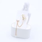 حلق ذهبي مع زركون فضي بتصميم فراشات