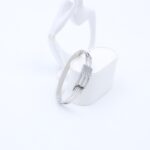 ⁦سوار لون فضي⁩ - الصورة ⁦2⁩