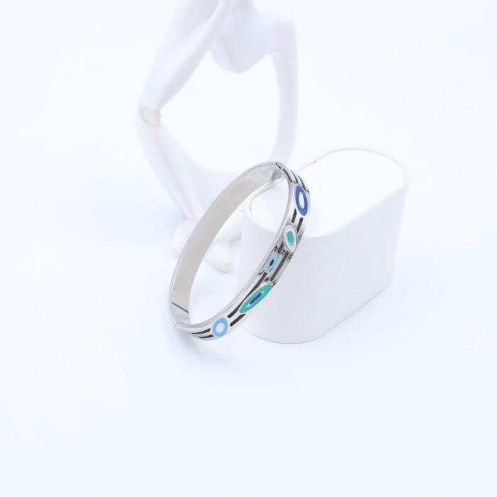 ⁦سوار لون فضي وأزرق⁩ - الصورة ⁦2⁩