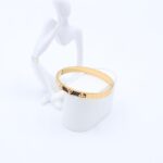 سوار لون ذهبي