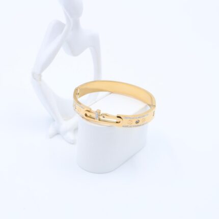 سوار لون ذهبي