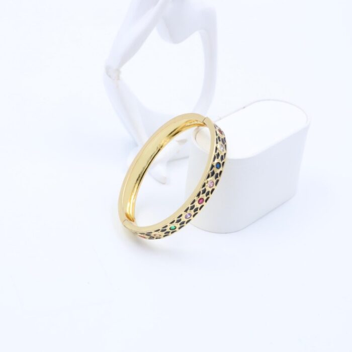 ⁦سوار لون ذهبي مع زركون ملون⁩ - الصورة ⁦2⁩