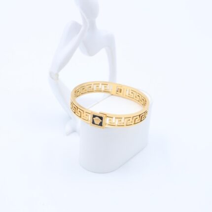 سوار لون ذهبي