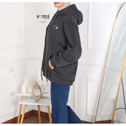 بلوزة للصبايا لون سكني شتوية من Sami Boutiqe