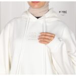 بلوزة للصبايا لون أبيض شتوية من Sami Boutiqe